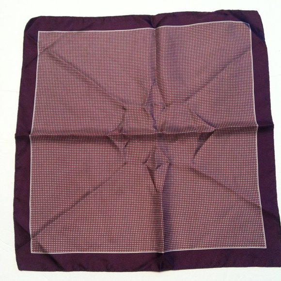 HUGO BOSS MENS NEW PURPLE 100%SILK POCKET SQUARE SIZE: 13 X 13MADE